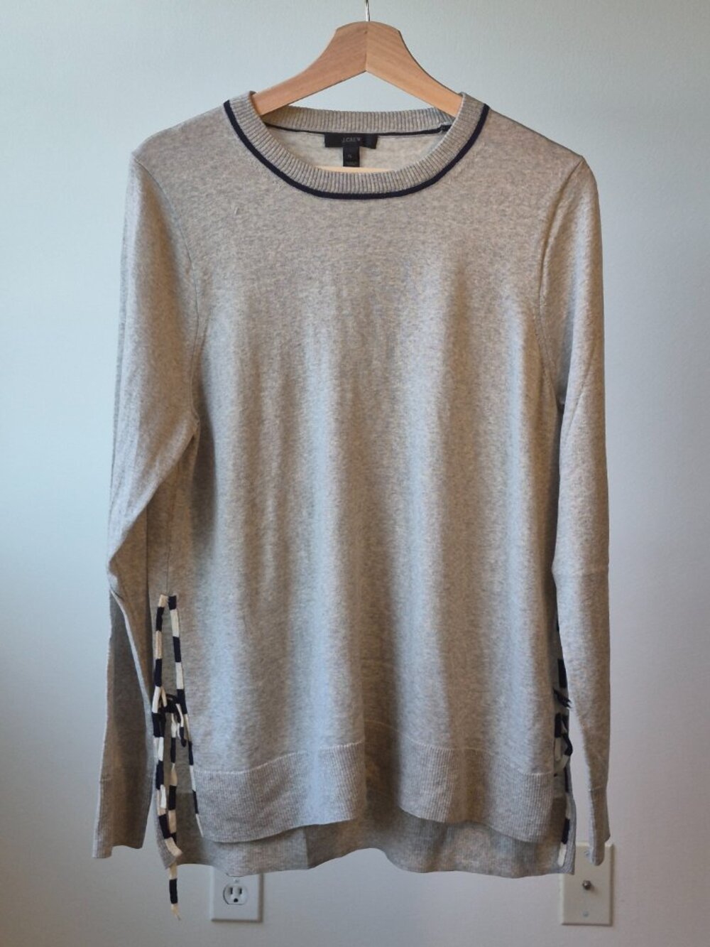 J.Crew 100% Merino Wool Sweater Women's XL Gray Crewneck Knit  Side Tie